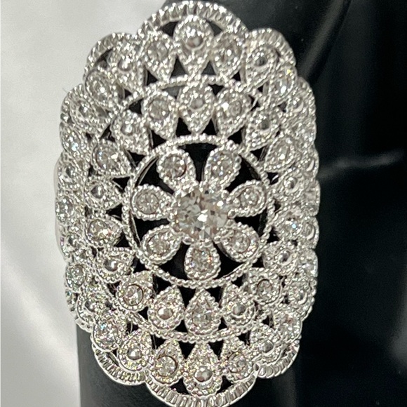 Swarovski Element Intricate Crystal Silver Ring - Picture 6 of 10